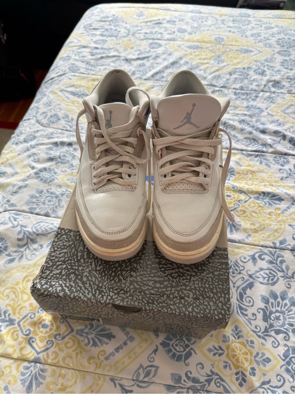 Jordan Retro 3 in White and Light Taupe